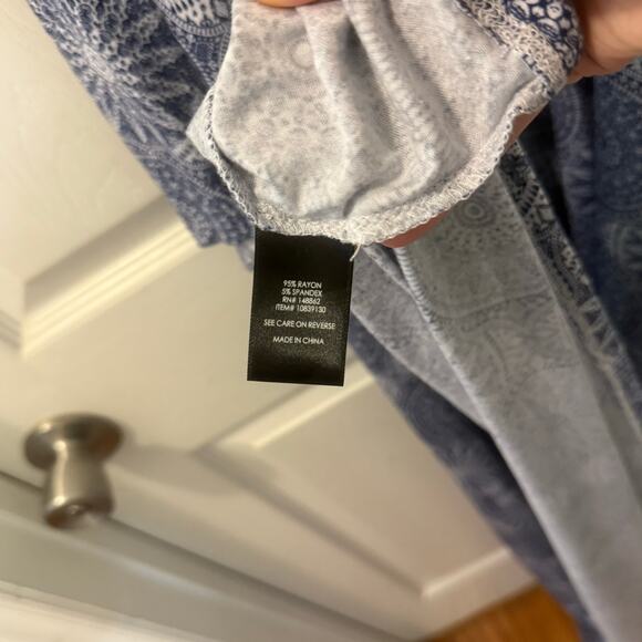 Torrid Medallion print jersey maxi dress 2 Paisley Blue White - Picture 6 of 8